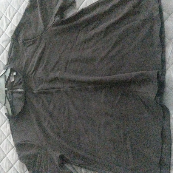 Women's Flowy Petite Shirt - The Limited - Picture 5 of 7